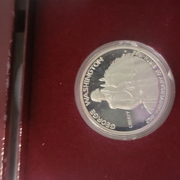 1982 George Washington half dollar - Picture 2 of 4